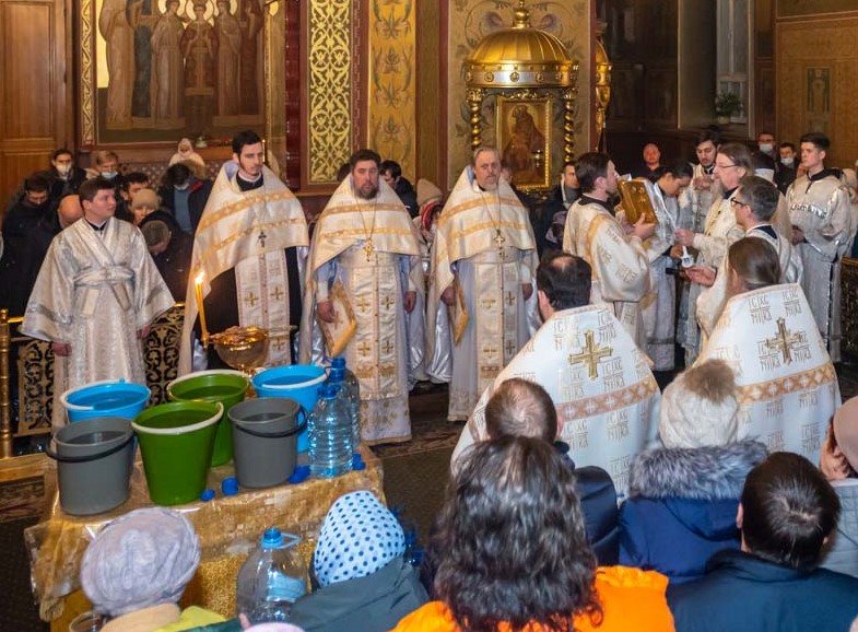 Великое освящение воды в день праздника Крещения Господня Великое освящение воды в день праздника Крещения Господня