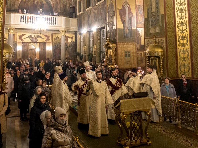 В Новогоднюю ночь совершена Божественная литургия